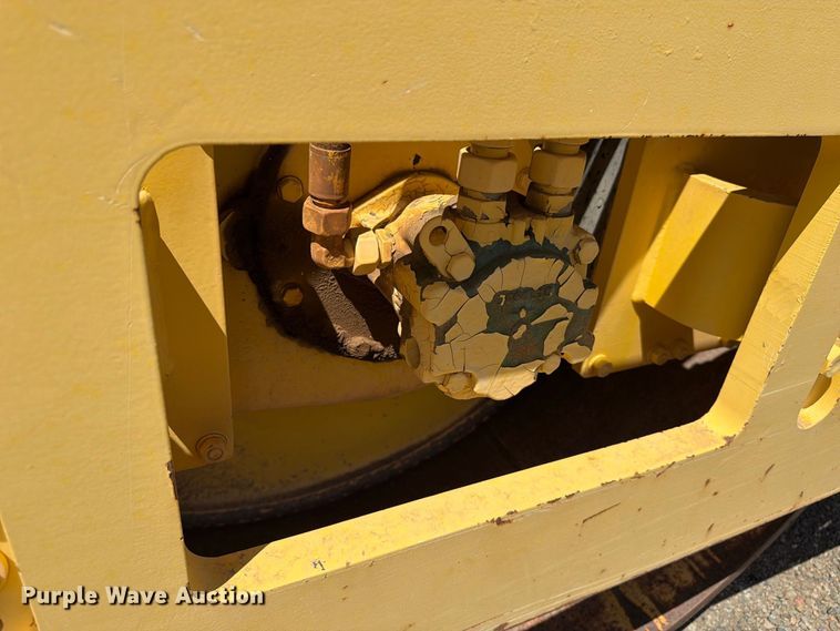 image for item FK4598 2000 Bomag BW213 D-3 single drum roller