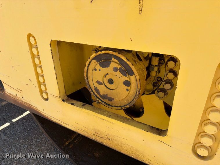 image for item FK4598 2000 Bomag BW213 D-3 single drum roller