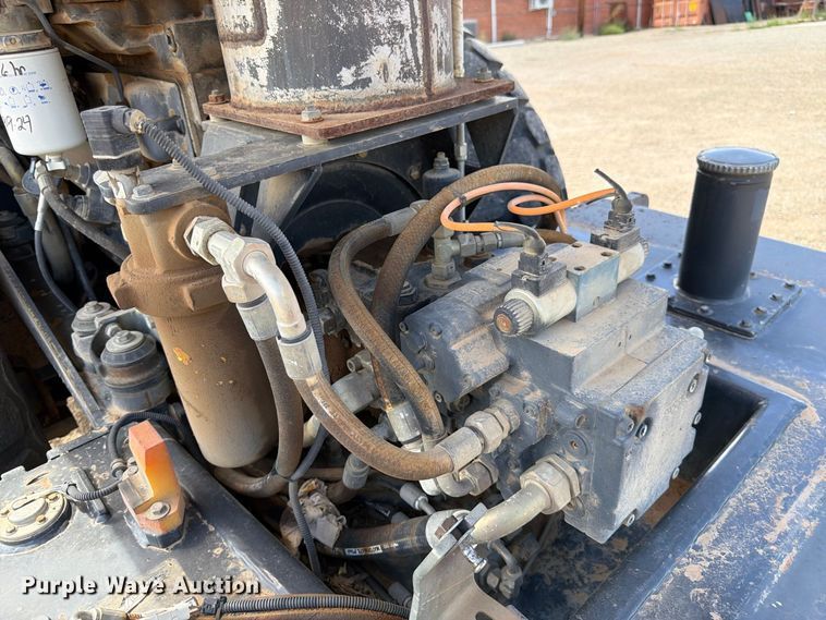 image for item FK4598 2000 Bomag BW213 D-3 single drum roller