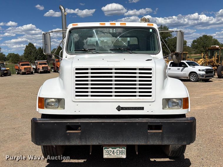 image for item FK4599 1999 International 4900 flatbed truck