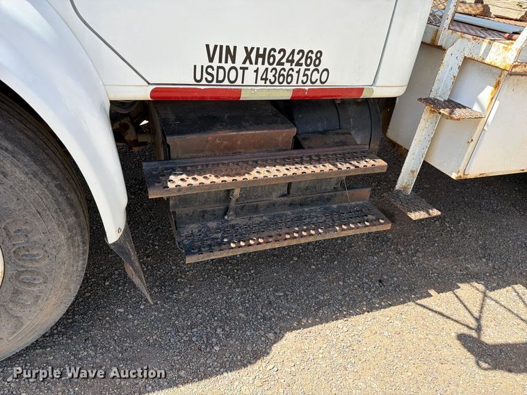 image for item FK4599 1999 International 4900 flatbed truck