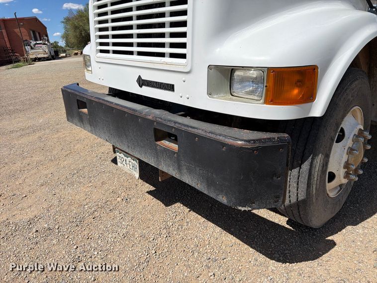 image for item FK4599 1999 International 4900 flatbed truck