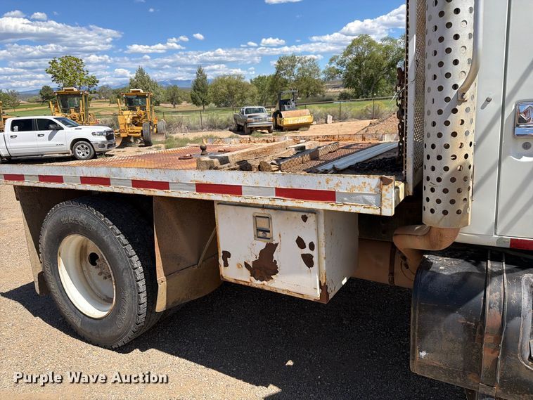 image for item FK4599 1999 International 4900 flatbed truck