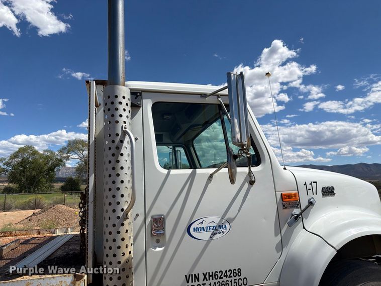 image for item FK4599 1999 International 4900 flatbed truck