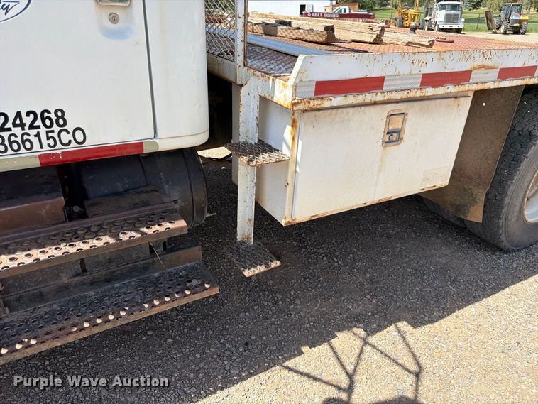 image for item FK4599 1999 International 4900 flatbed truck