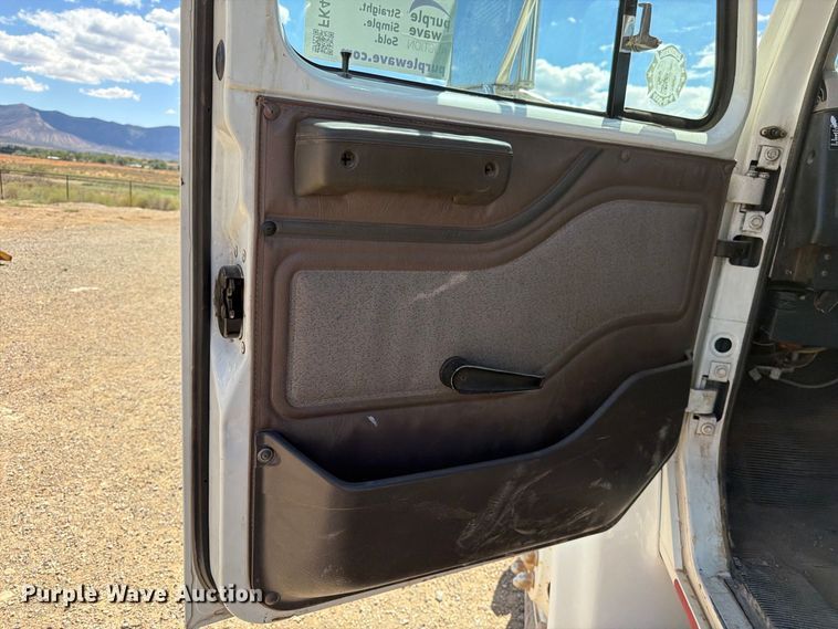 image for item FK4599 1999 International 4900 flatbed truck