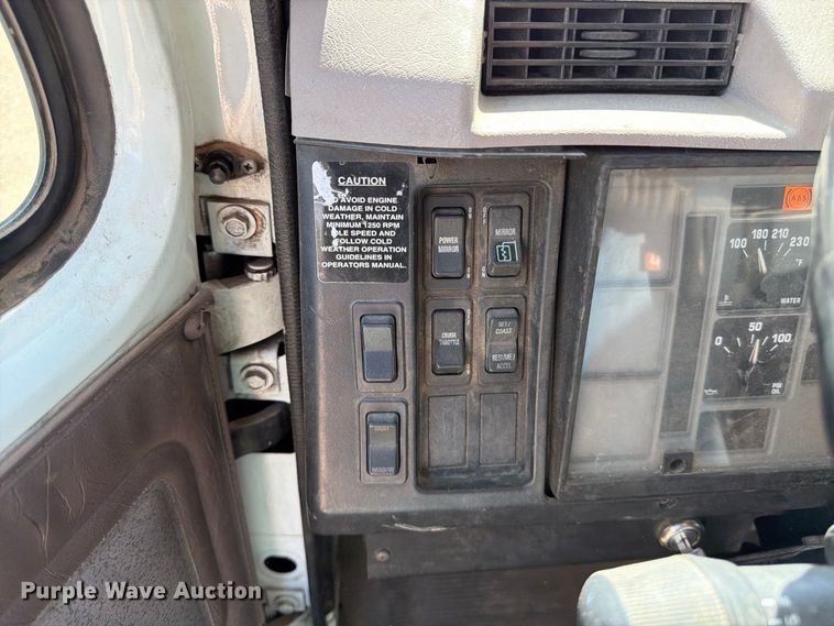 image for item FK4599 1999 International 4900 flatbed truck