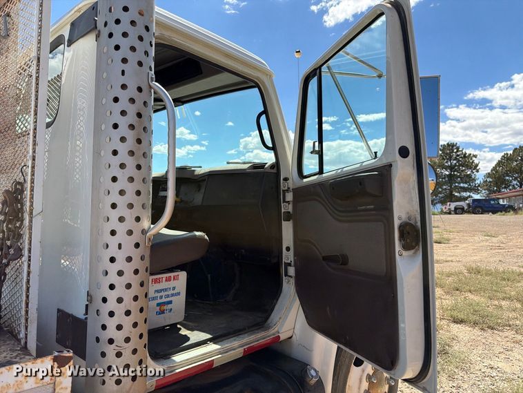 image for item FK4599 1999 International 4900 flatbed truck