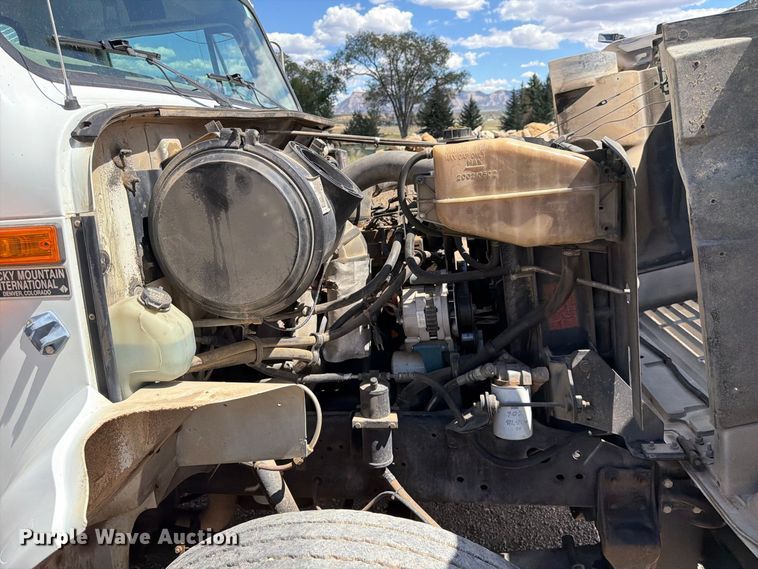 image for item FK4599 1999 International 4900 flatbed truck