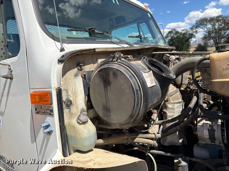 image for item FK4599 1999 International 4900 flatbed truck