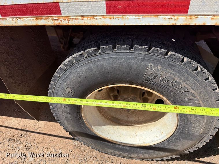 image for item FK4599 1999 International 4900 flatbed truck
