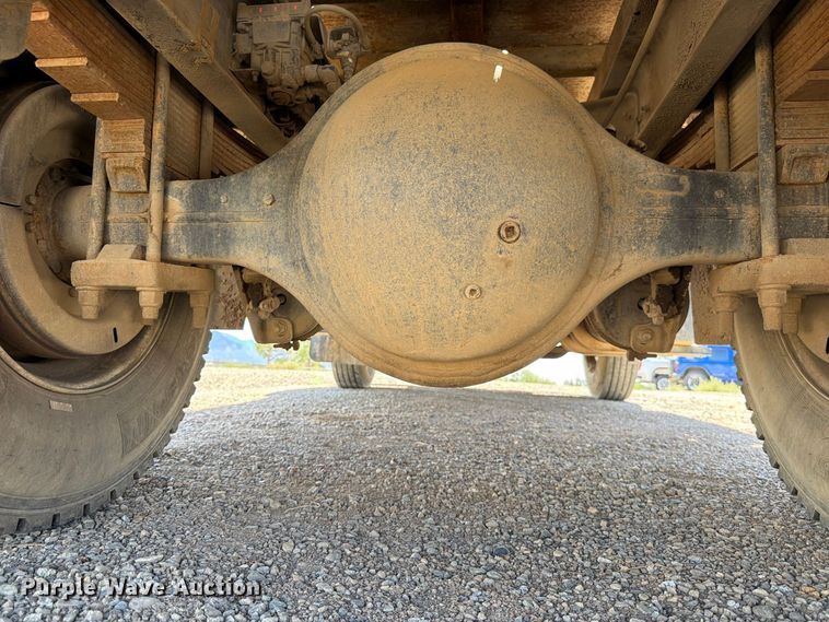 image for item FK4599 1999 International 4900 flatbed truck