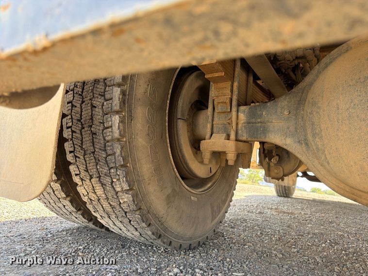 image for item FK4599 1999 International 4900 flatbed truck
