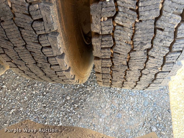 image for item FK4599 1999 International 4900 flatbed truck