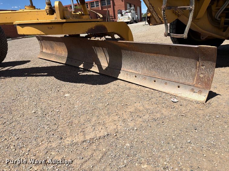 image for item FK4600 1992 Caterpillar 140G motor grader