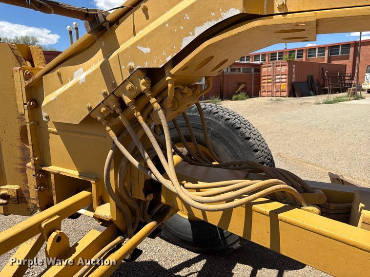 image for item FK4600 1992 Caterpillar 140G motor grader