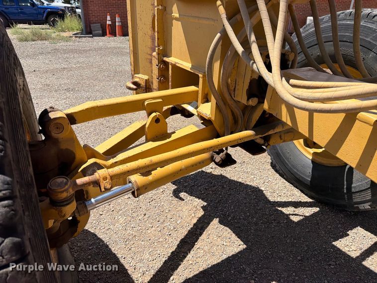 image for item FK4600 1992 Caterpillar 140G motor grader