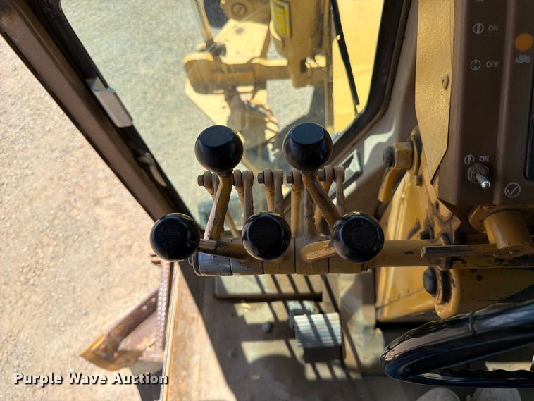 image for item FK4600 1992 Caterpillar 140G motor grader