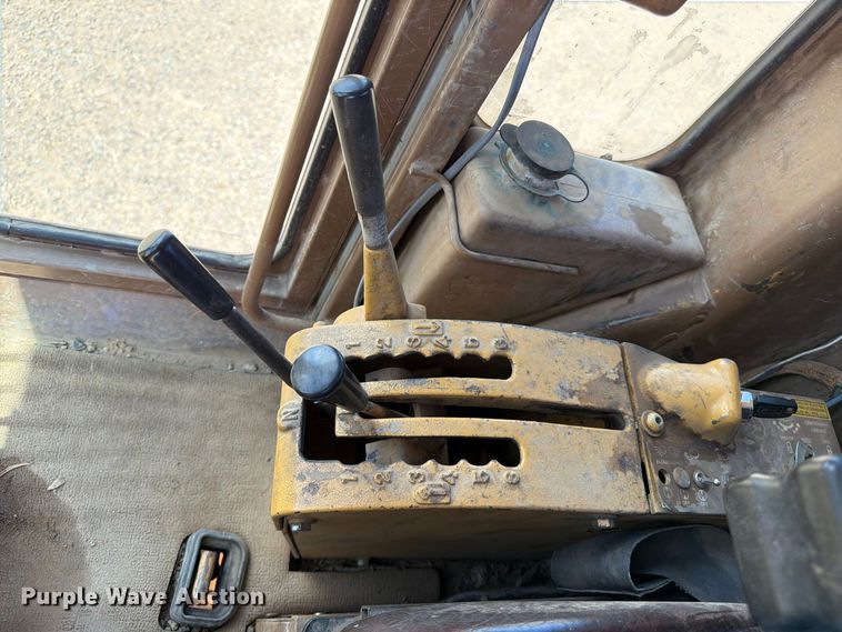 image for item FK4600 1992 Caterpillar 140G motor grader