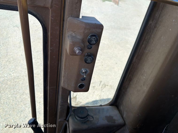image for item FK4600 1992 Caterpillar 140G motor grader