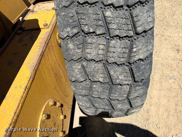 image for item FK4600 1992 Caterpillar 140G motor grader