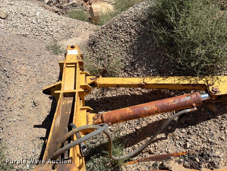 image for item FK4600 1992 Caterpillar 140G motor grader