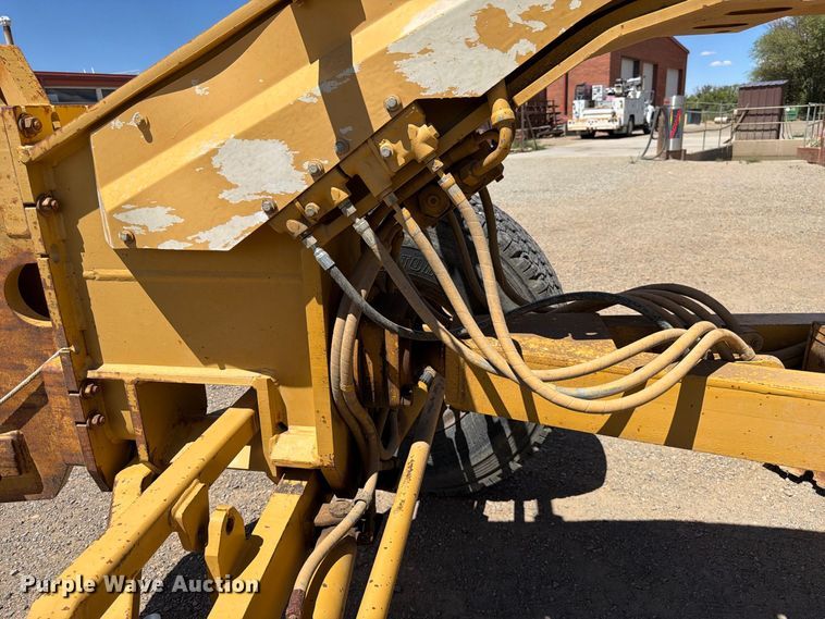 image for item FK4601 1989 Caterpillar 140G motor grader