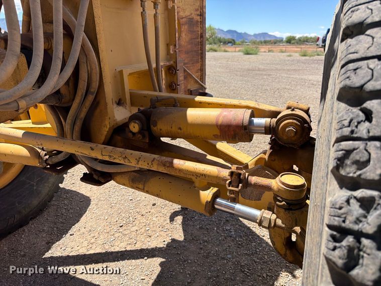 image for item FK4601 1989 Caterpillar 140G motor grader