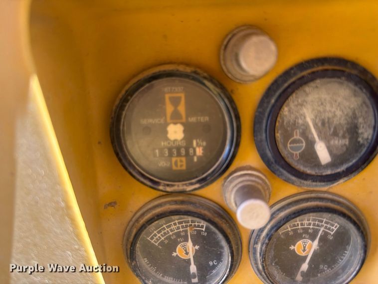 image for item FK4601 1989 Caterpillar 140G motor grader