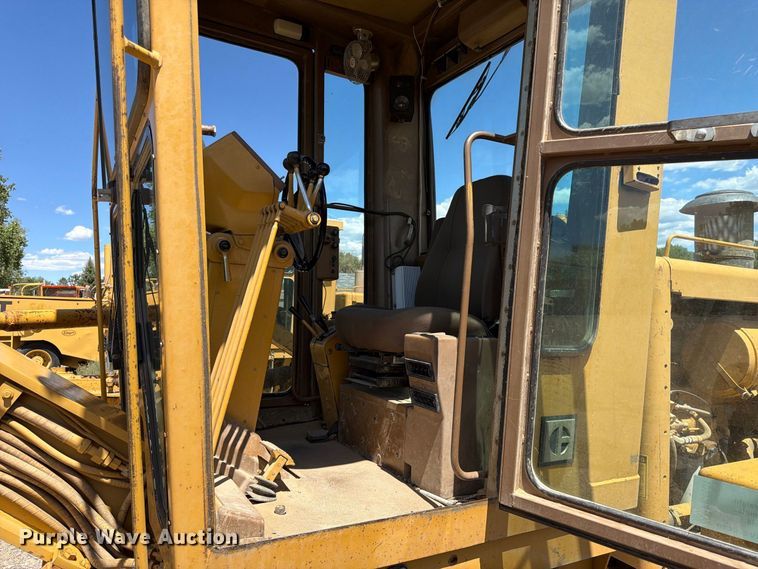 image for item FK4601 1989 Caterpillar 140G motor grader