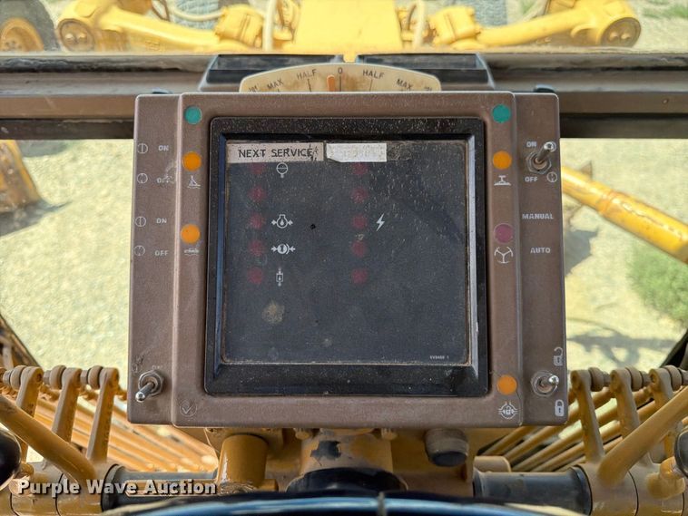 image for item FK4601 1989 Caterpillar 140G motor grader