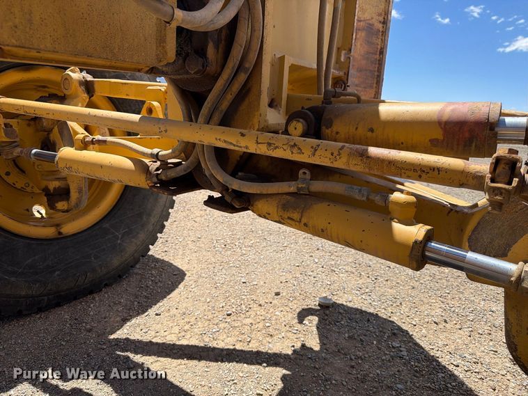 image for item FK4601 1989 Caterpillar 140G motor grader
