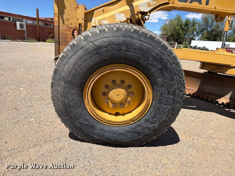image for item FK4601 1989 Caterpillar 140G motor grader