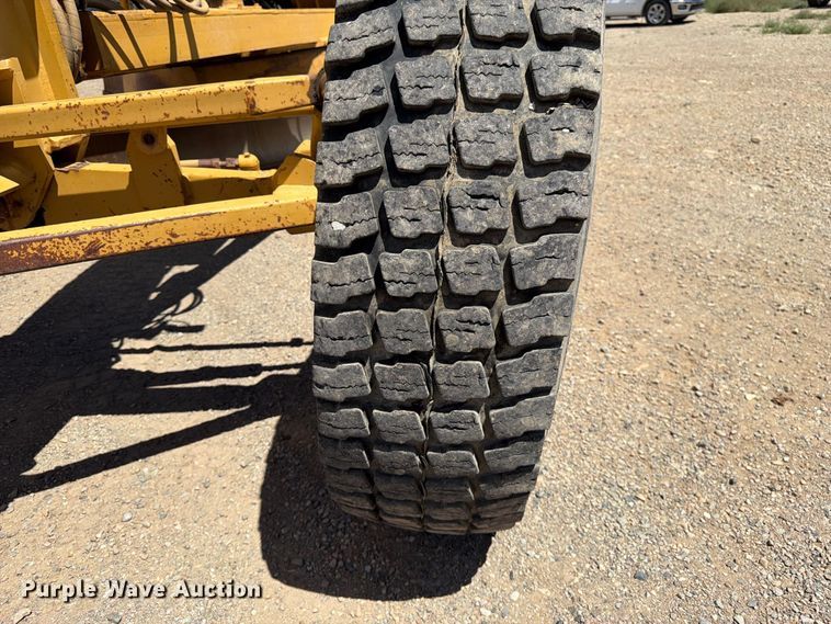 image for item FK4601 1989 Caterpillar 140G motor grader