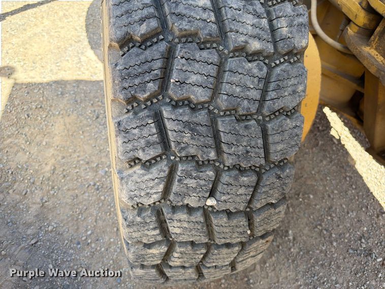 image for item FK4601 1989 Caterpillar 140G motor grader