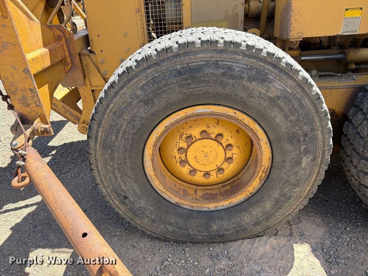 image for item FK4601 1989 Caterpillar 140G motor grader