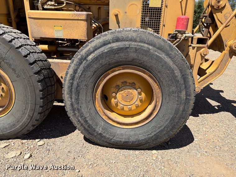 image for item FK4601 1989 Caterpillar 140G motor grader