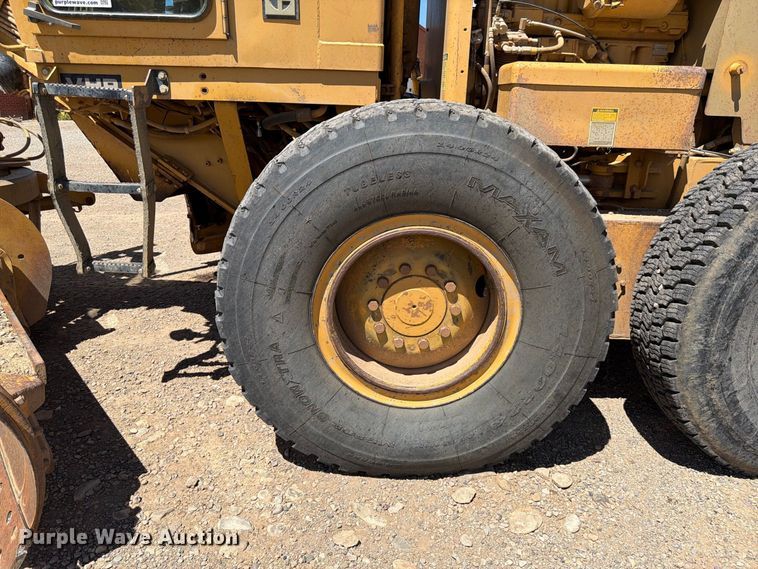 image for item FK4601 1989 Caterpillar 140G motor grader