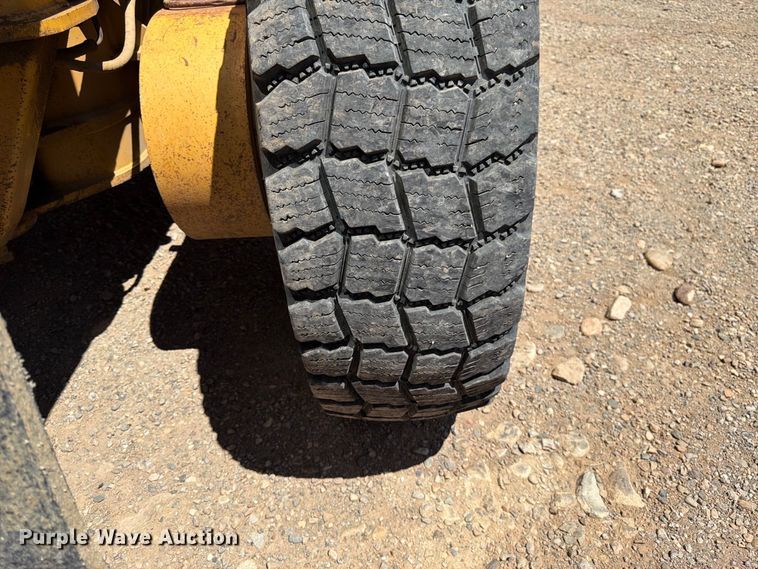 image for item FK4601 1989 Caterpillar 140G motor grader