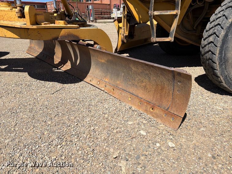 image for item FK4602 1989 Caterpillar 140G motor grader