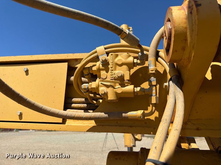 image for item FK4602 1989 Caterpillar 140G motor grader
