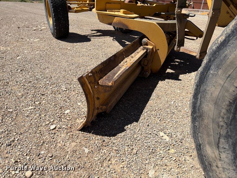 image for item FK4602 1989 Caterpillar 140G motor grader