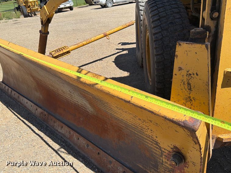 image for item FK4602 1989 Caterpillar 140G motor grader