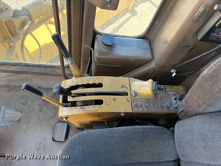 image for item FK4602 1989 Caterpillar 140G motor grader