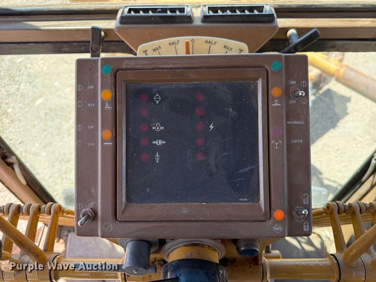 image for item FK4602 1989 Caterpillar 140G motor grader