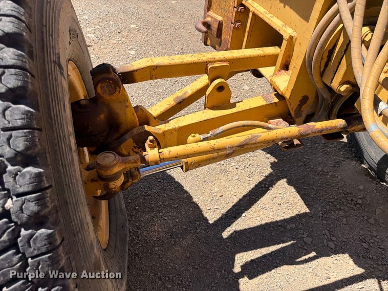 image for item FK4602 1989 Caterpillar 140G motor grader