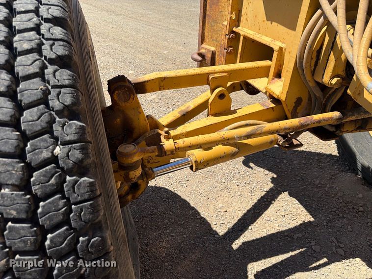 image for item FK4602 1989 Caterpillar 140G motor grader