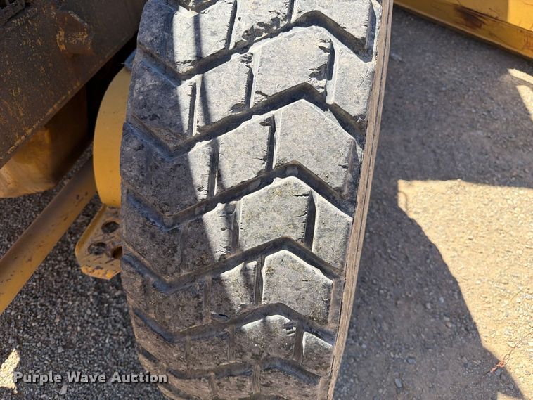 image for item FK4602 1989 Caterpillar 140G motor grader