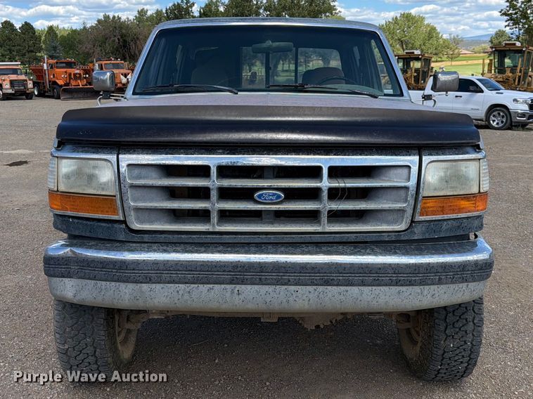 image for item FK4605 1993 Ford F350 Crew Cab pickup truck