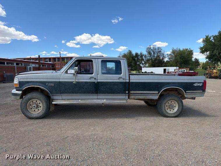 image for item FK4605 1993 Ford F350 Crew Cab pickup truck